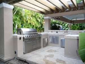 Outdoor kitchen. Image courtesy of Creative Commons